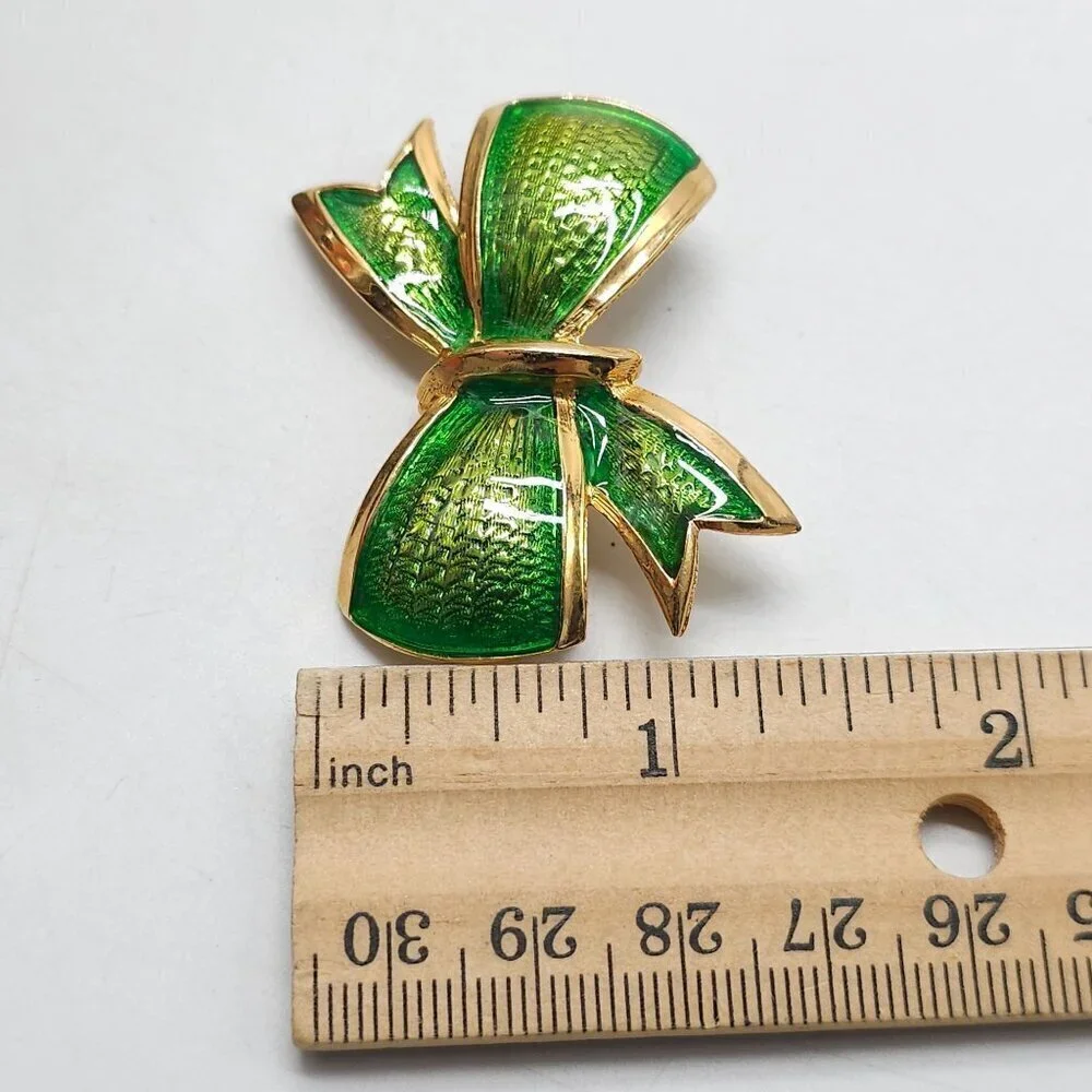 Vintage Green Enamel Bow Brooch Pin Gold-Tone Textured Back